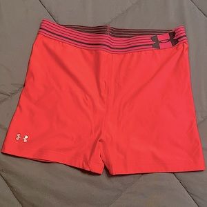 Under Armour heat gear pink compression shorts size Med.